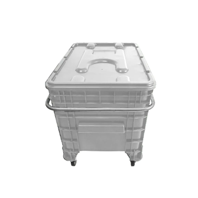 Carrinho Coletor 372 Litros C/ Puxador Lateral e Tampa - BRANCA | Cor: Branco, Litros: 372 Litros, Modelo: Com Tampa, Tipo de Material: Plástico | Cor: Branco, Litros: 372 Litros, Modelo: Com Tampa, Tipo de Material: Plástico